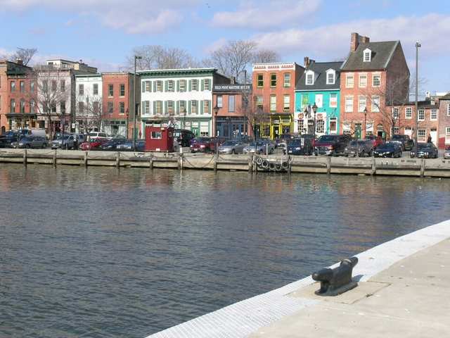 Fell's Point, Thames Street (21416727309)